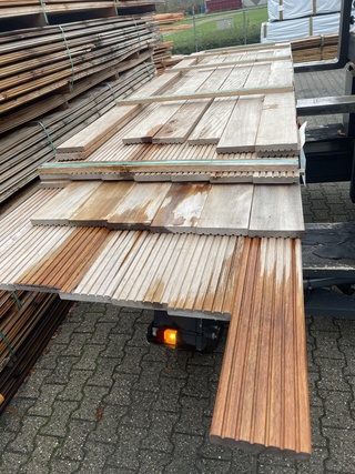 Ca. 29x Mandioqueira vlonderplanken, 21x120mm, lengte 1/450cm, 6/400cm